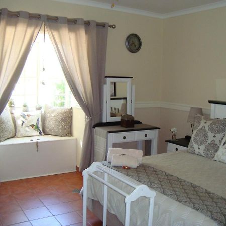 Roses And Pebbles B & B Guest House 克莱克斯多普 外观 照片