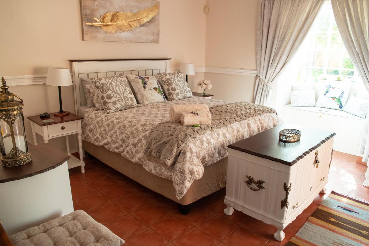 Roses And Pebbles B & B Guest House 克莱克斯多普 外观 照片