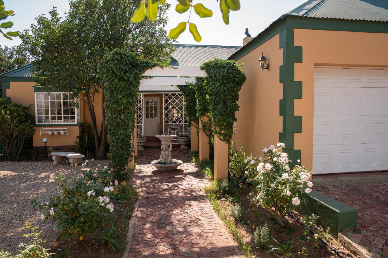 Roses And Pebbles B & B Guest House 克莱克斯多普 外观 照片