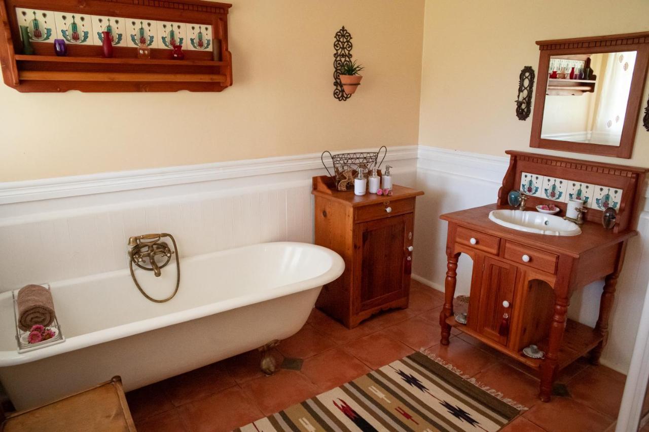 Roses And Pebbles B & B Guest House 克莱克斯多普 外观 照片
