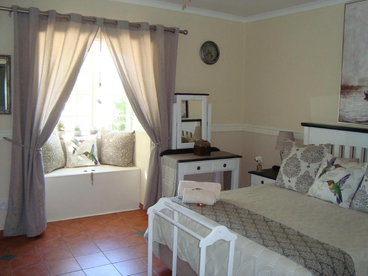 Roses And Pebbles B & B Guest House 克莱克斯多普 外观 照片