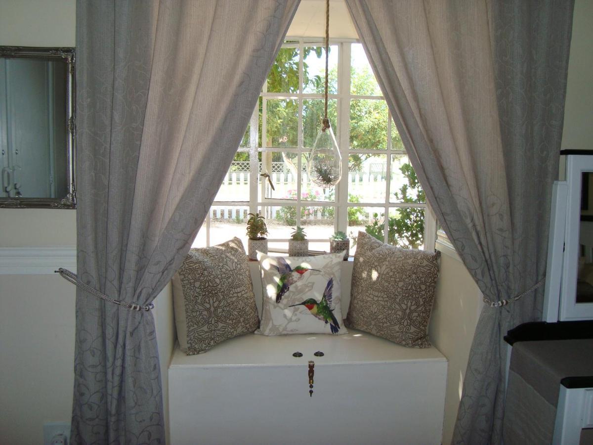 Roses And Pebbles B & B Guest House 克莱克斯多普 外观 照片