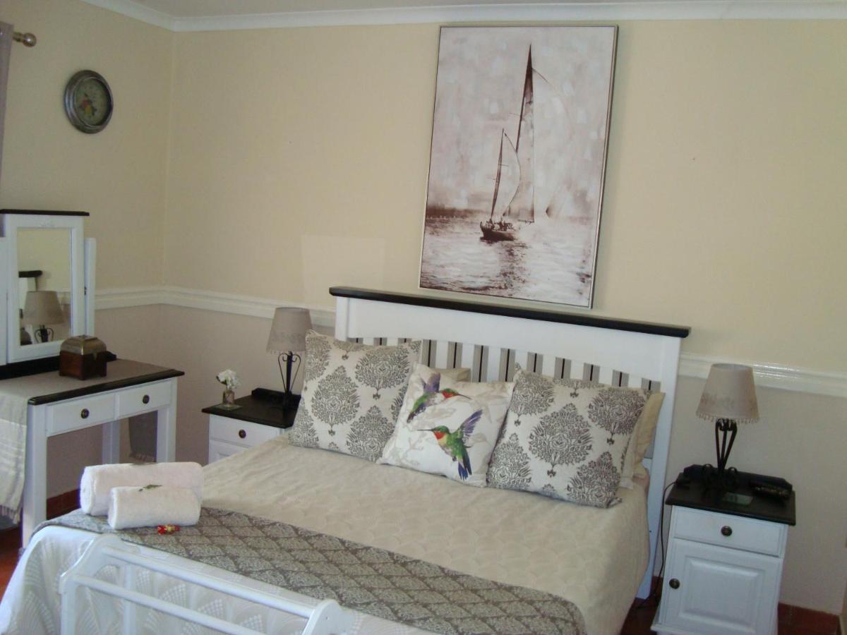 Roses And Pebbles B & B Guest House 克莱克斯多普 外观 照片